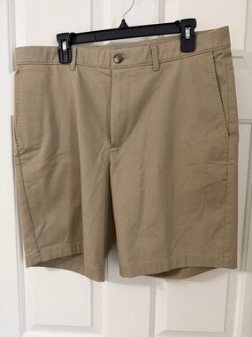 NWOT Roundtree & Yorke The Cloud Collection Flat Front Khaki Chino Shorts